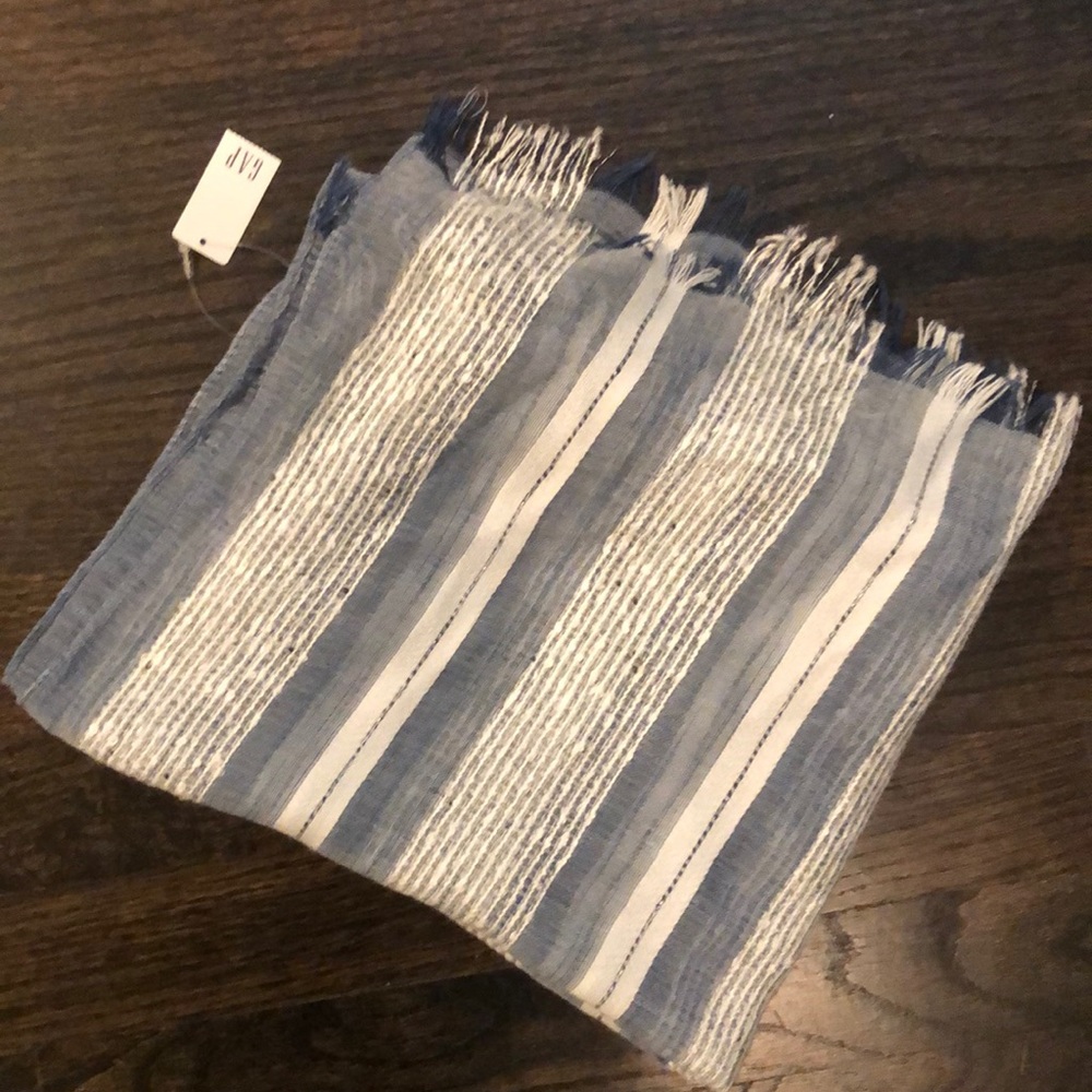 Stripped scarf